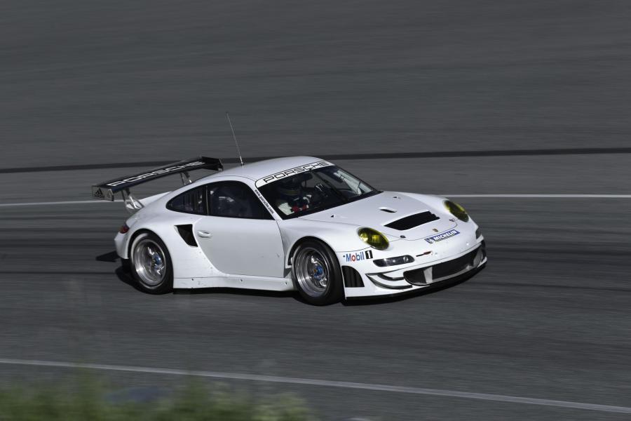  Porsche 911 GT3 RSR 2012 года  (фото 7 из 429)